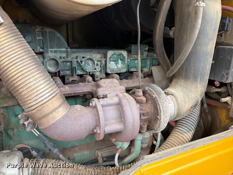 image for item DQ0016 2005 Volvo L70E wheel loader