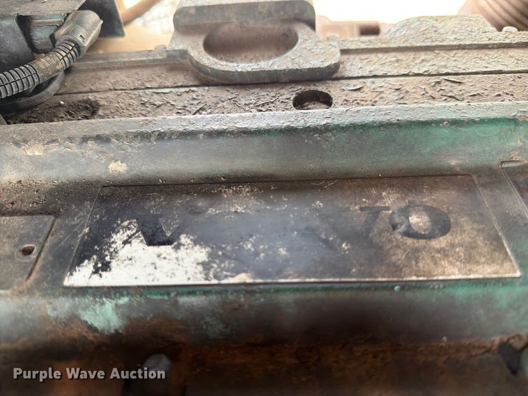 image for item DQ0016 2005 Volvo L70E wheel loader