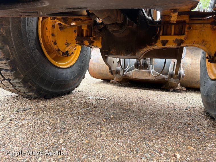 image for item DQ0016 2005 Volvo L70E wheel loader