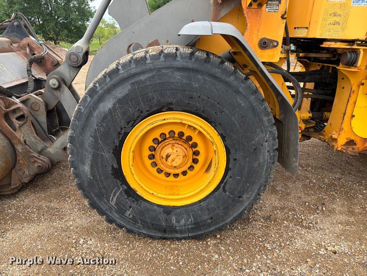 image for item DQ0016 2005 Volvo L70E wheel loader