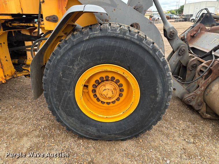 image for item DQ0016 2005 Volvo L70E wheel loader