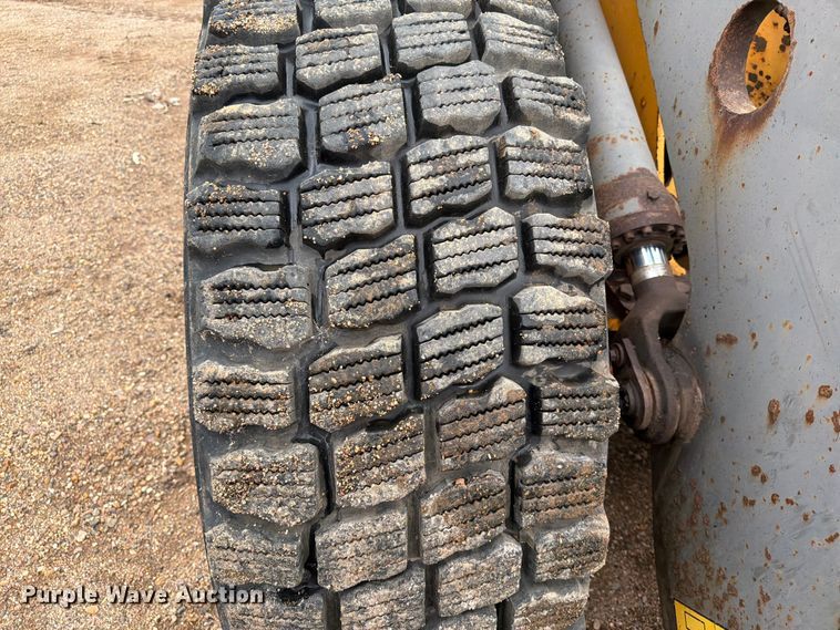 image for item DQ0016 2005 Volvo L70E wheel loader