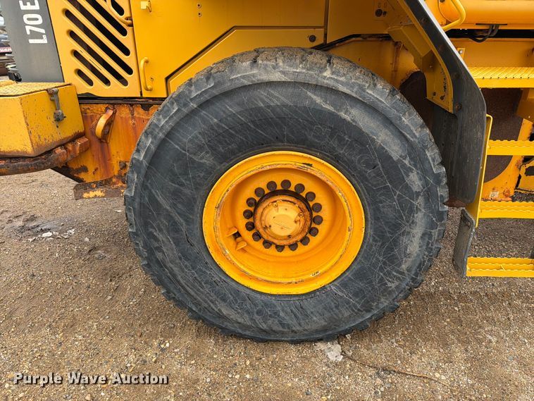 image for item DQ0016 2005 Volvo L70E wheel loader