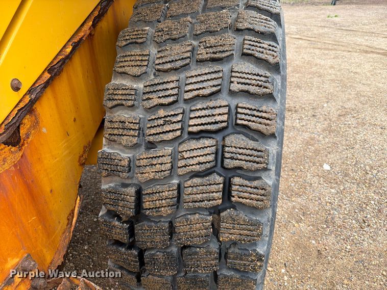 image for item DQ0016 2005 Volvo L70E wheel loader