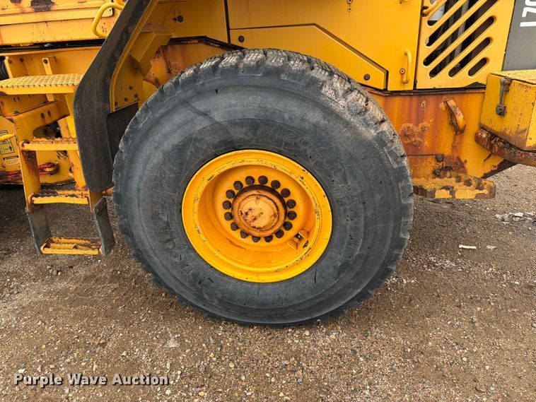 image for item DQ0016 2005 Volvo L70E wheel loader