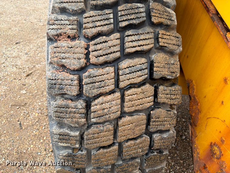 image for item DQ0016 2005 Volvo L70E wheel loader