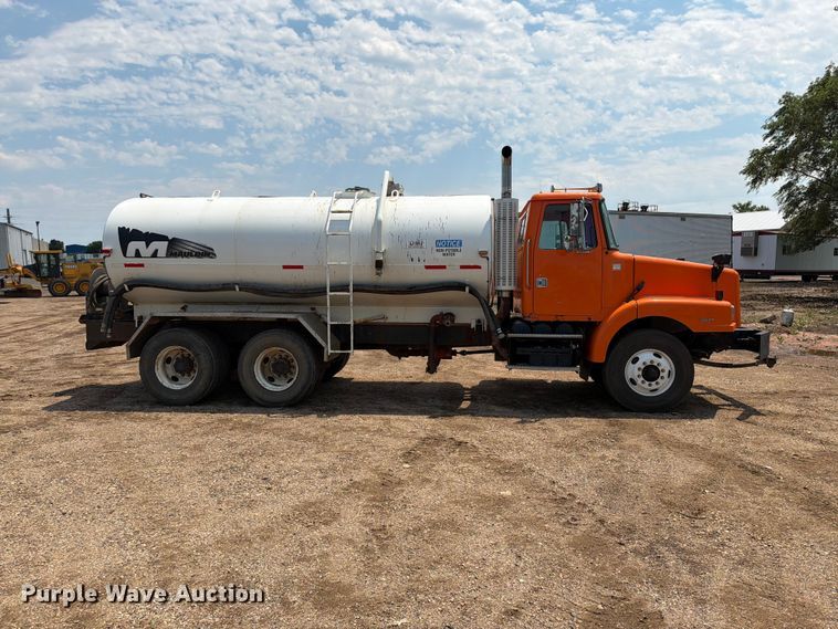 image for item DQ0023 2001 Volvo Truck WG tank truck