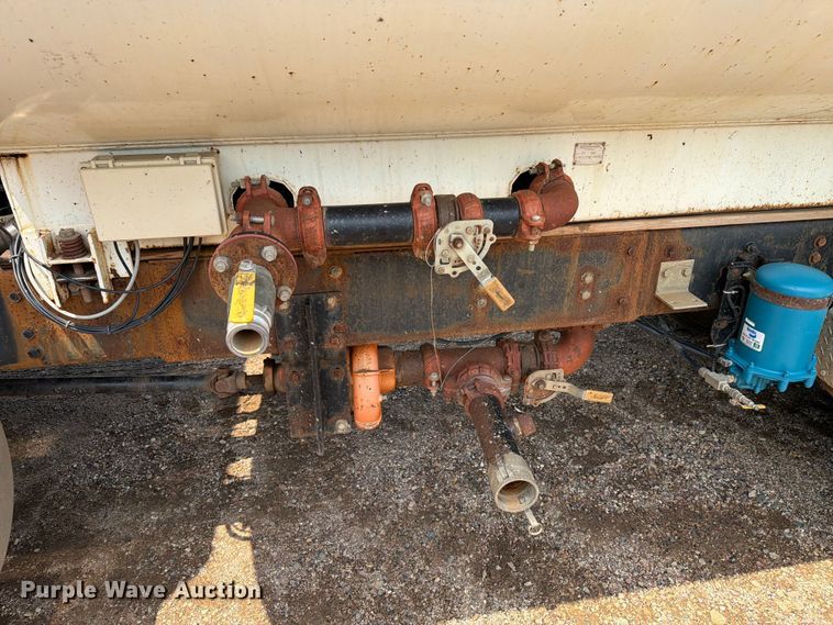 image for item DQ0023 2001 Volvo Truck WG tank truck