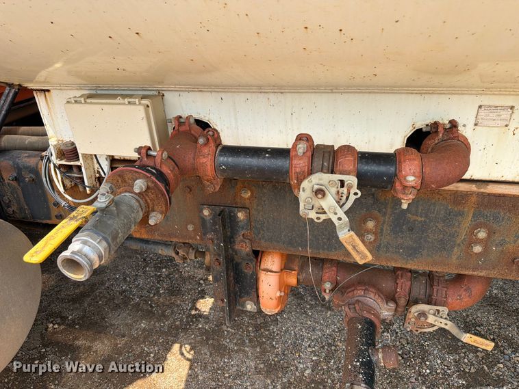 image for item DQ0023 2001 Volvo Truck WG tank truck