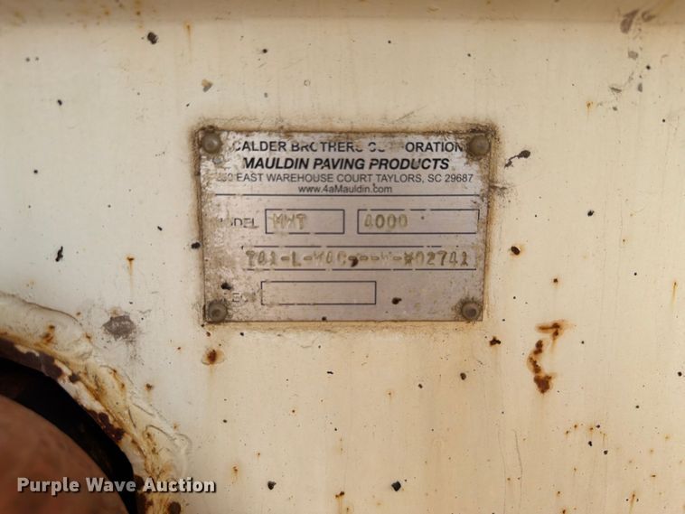 image for item DQ0023 2001 Volvo Truck WG tank truck