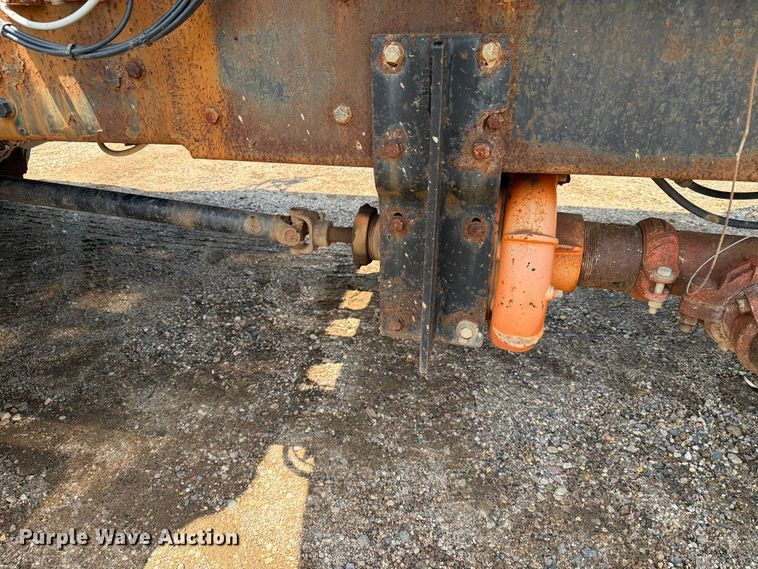 image for item DQ0023 2001 Volvo Truck WG tank truck