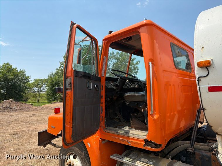 image for item DQ0023 2001 Volvo Truck WG tank truck