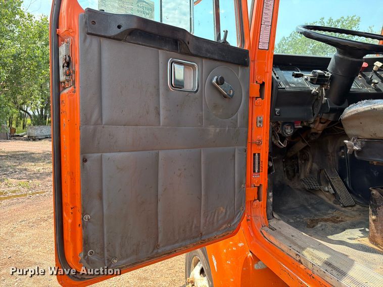 image for item DQ0023 2001 Volvo Truck WG tank truck