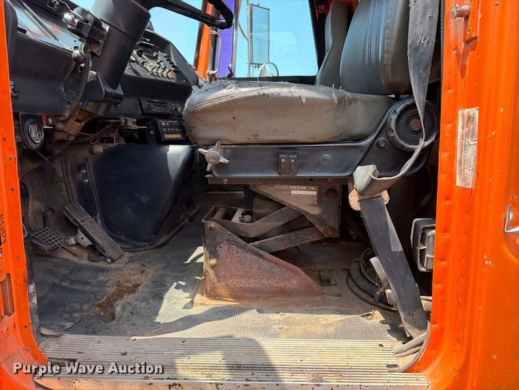 image for item DQ0023 2001 Volvo Truck WG tank truck