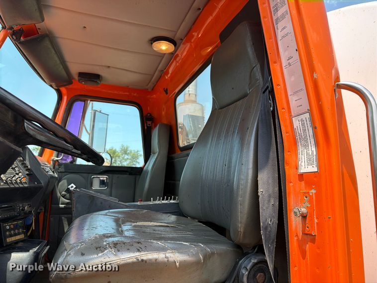 image for item DQ0023 2001 Volvo Truck WG tank truck