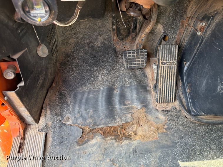 image for item DQ0023 2001 Volvo Truck WG tank truck