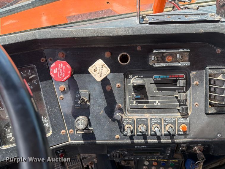 image for item DQ0023 2001 Volvo Truck WG tank truck