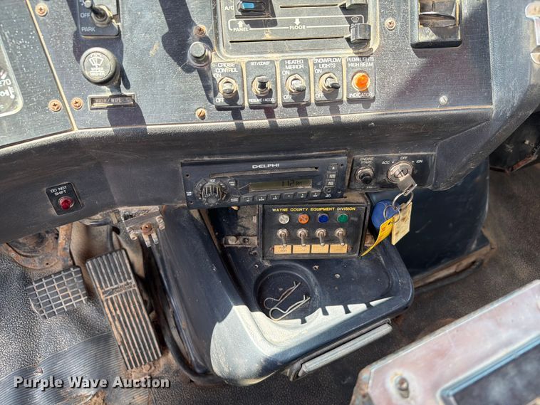 image for item DQ0023 2001 Volvo Truck WG tank truck