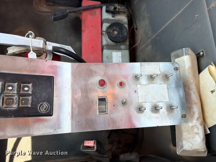 image for item DQ0023 2001 Volvo Truck WG tank truck
