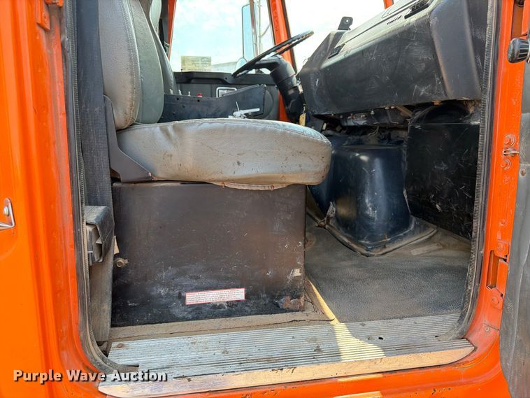 image for item DQ0023 2001 Volvo Truck WG tank truck
