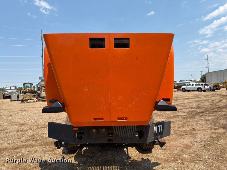 image for item DQ0023 2001 Volvo Truck WG tank truck