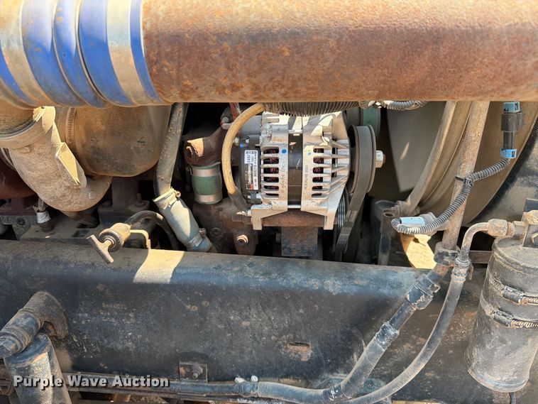 image for item DQ0023 2001 Volvo Truck WG tank truck