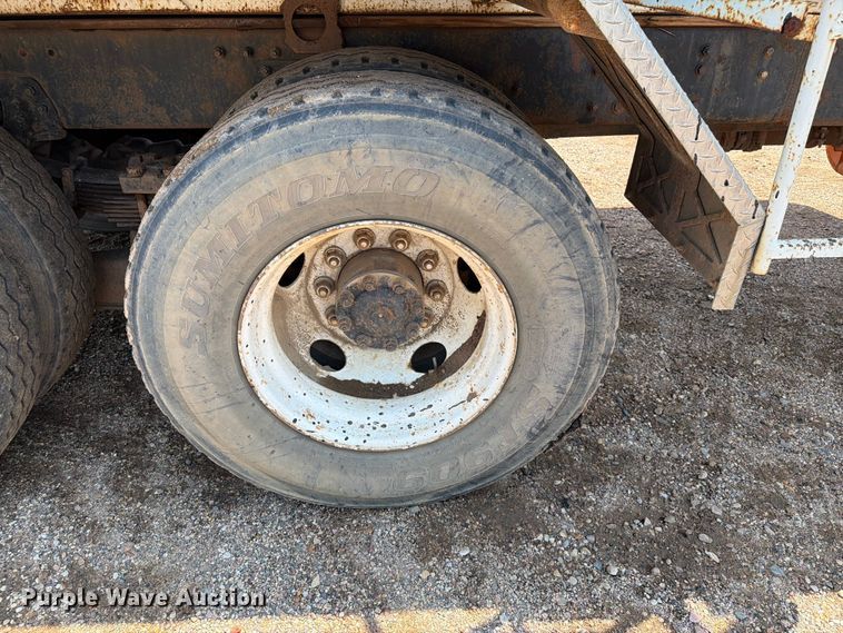image for item DQ0023 2001 Volvo Truck WG tank truck