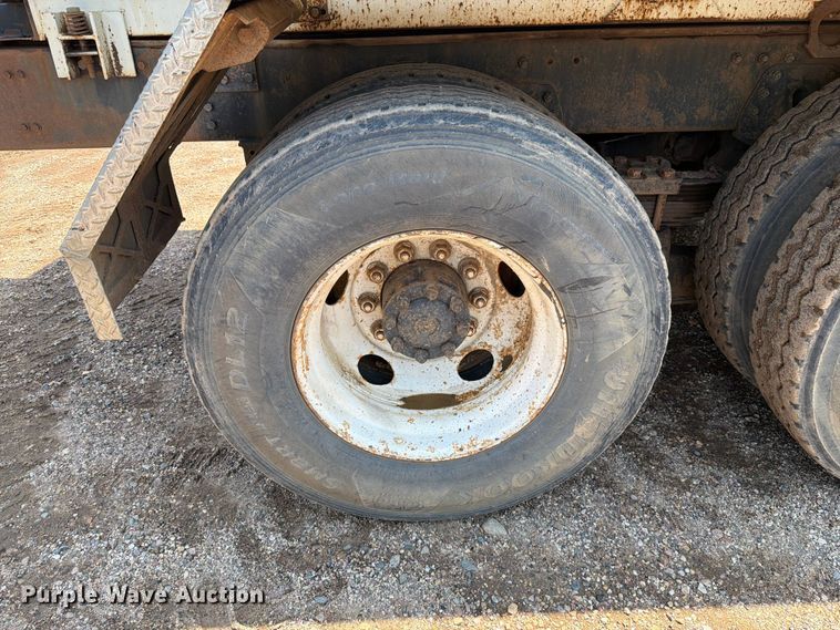 image for item DQ0023 2001 Volvo Truck WG tank truck