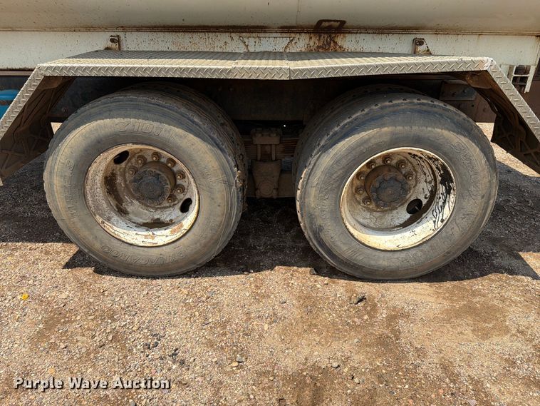 image for item DQ0023 2001 Volvo Truck WG tank truck