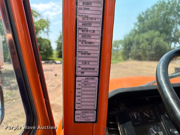 image for item DQ0023 2001 Volvo Truck WG tank truck