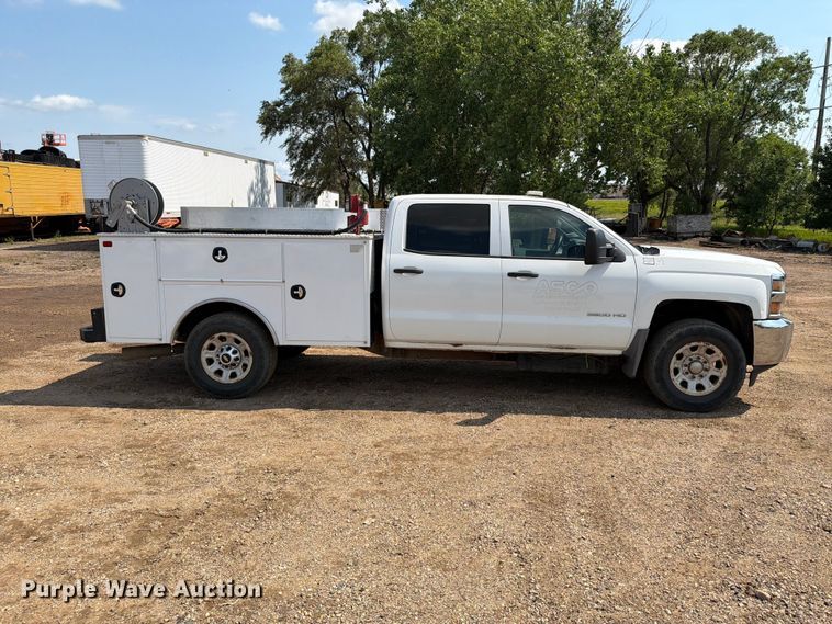 image for item DQ0026 2015 Chevrolet Silverado 3500HD Crew Cab utility bed pickup truck