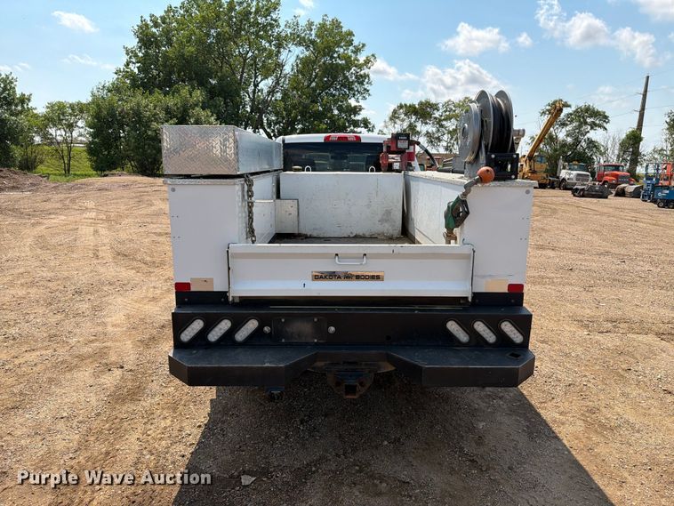 image for item DQ0026 2015 Chevrolet Silverado 3500HD Crew Cab utility bed pickup truck