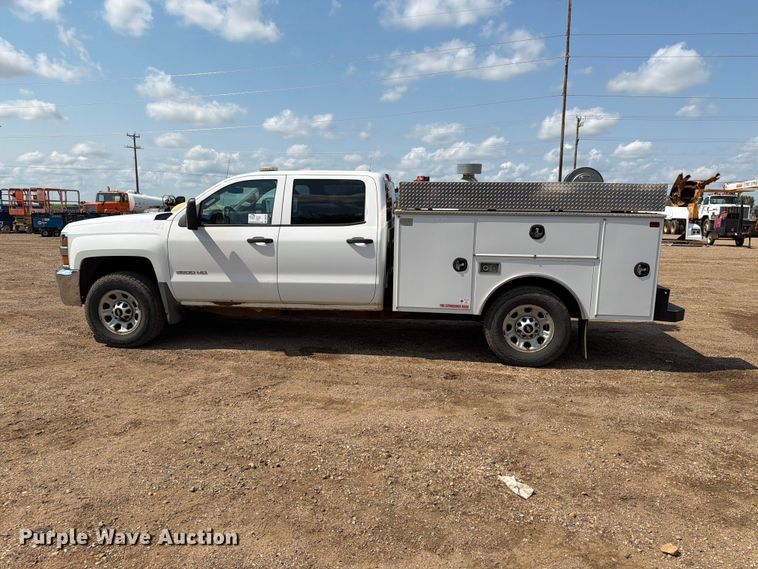 image for item DQ0026 2015 Chevrolet Silverado 3500HD Crew Cab utility bed pickup truck