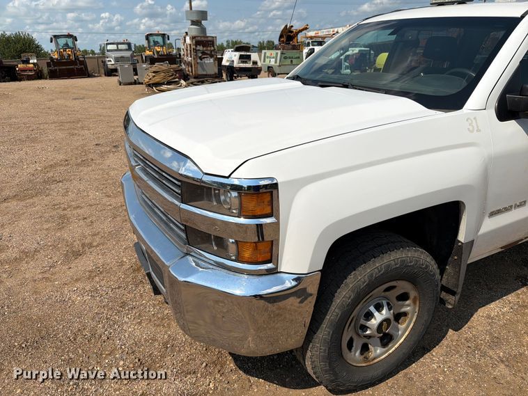 image for item DQ0026 2015 Chevrolet Silverado 3500HD Crew Cab utility bed pickup truck