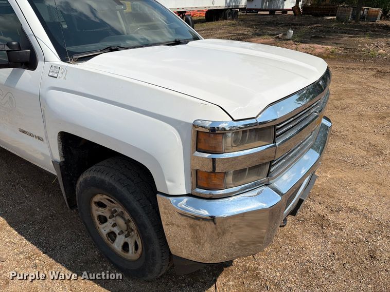 image for item DQ0026 2015 Chevrolet Silverado 3500HD Crew Cab utility bed pickup truck