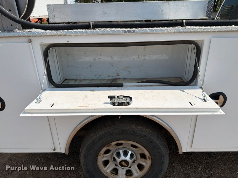 image for item DQ0026 2015 Chevrolet Silverado 3500HD Crew Cab utility bed pickup truck