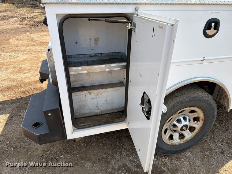 image for item DQ0026 2015 Chevrolet Silverado 3500HD Crew Cab utility bed pickup truck