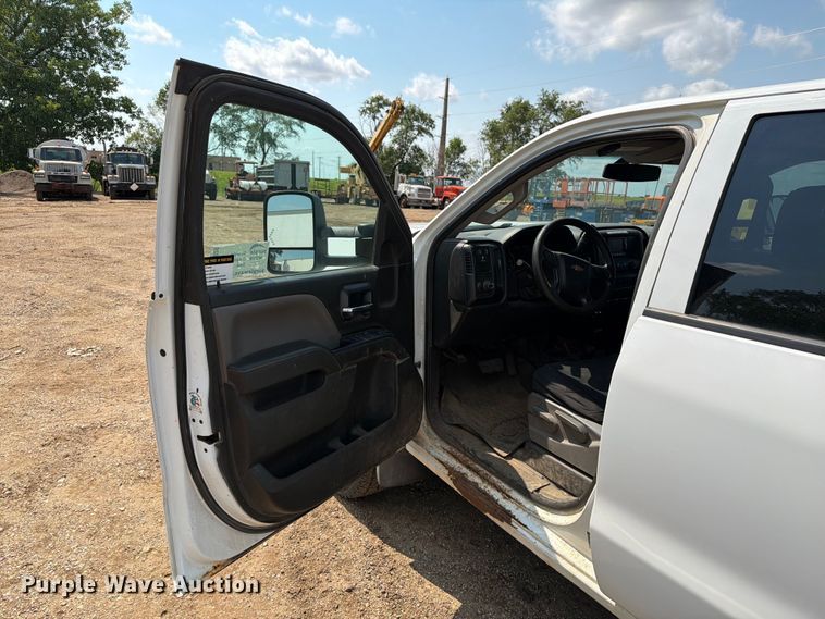 image for item DQ0026 2015 Chevrolet Silverado 3500HD Crew Cab utility bed pickup truck