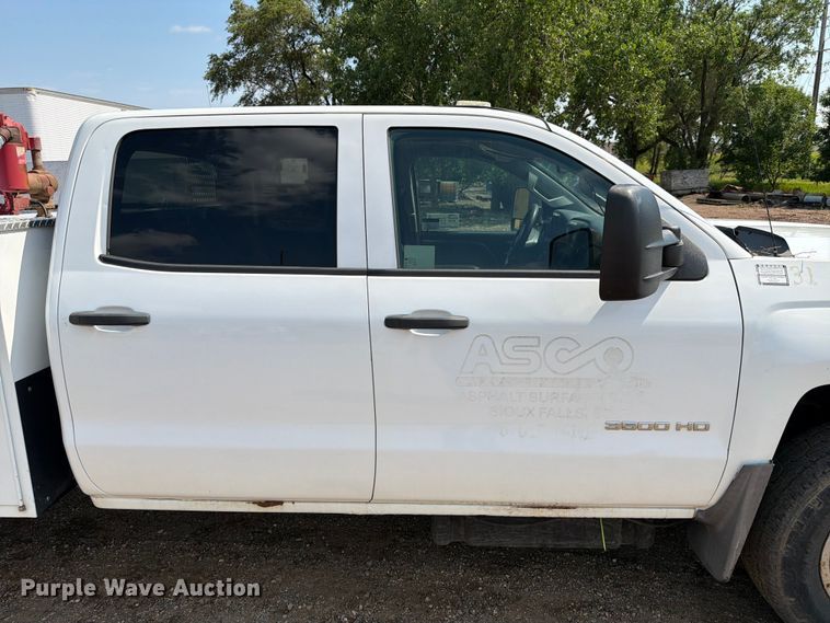 image for item DQ0026 2015 Chevrolet Silverado 3500HD Crew Cab utility bed pickup truck