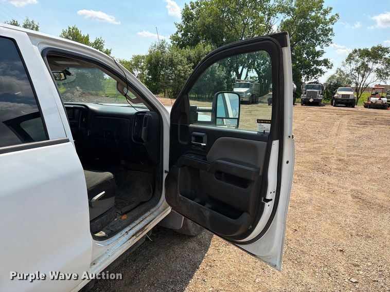 image for item DQ0026 2015 Chevrolet Silverado 3500HD Crew Cab utility bed pickup truck