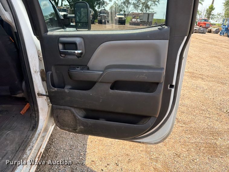 image for item DQ0026 2015 Chevrolet Silverado 3500HD Crew Cab utility bed pickup truck