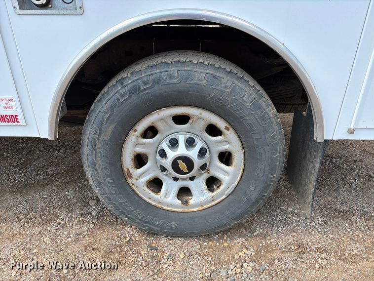 image for item DQ0026 2015 Chevrolet Silverado 3500HD Crew Cab utility bed pickup truck