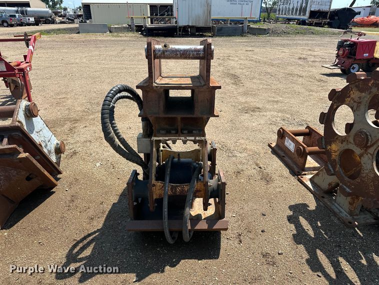 image for item DQ0027 Stanley HS-11000 plate compactor