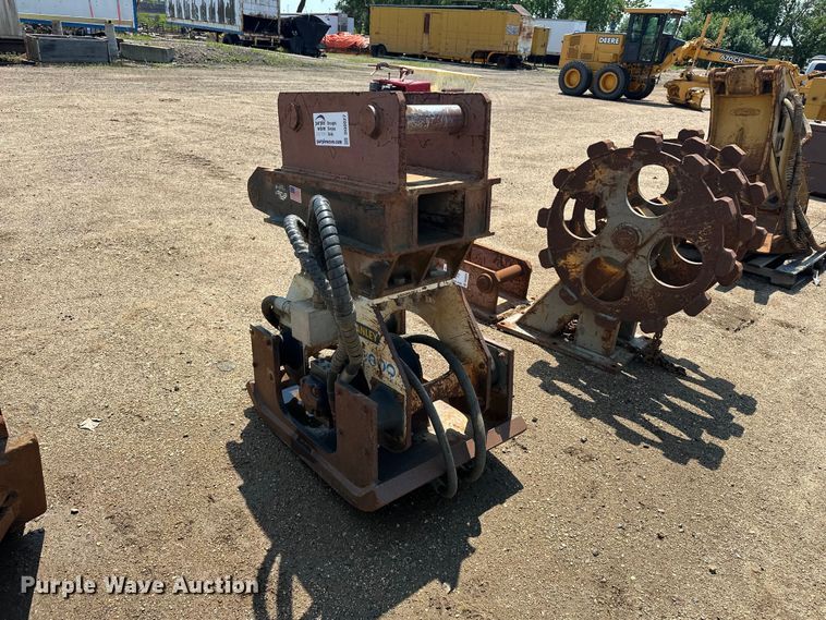 image for item DQ0027 Stanley HS-11000 plate compactor