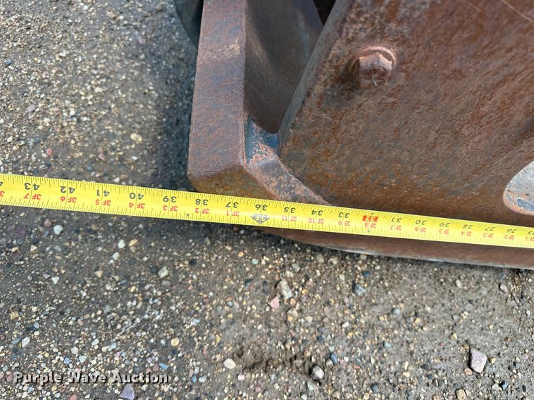 image for item DQ0027 Stanley HS-11000 plate compactor