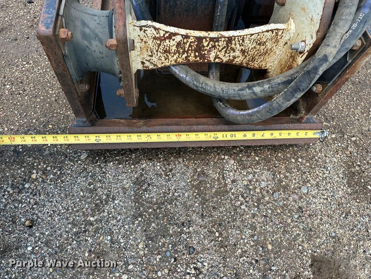 image for item DQ0027 Stanley HS-11000 plate compactor
