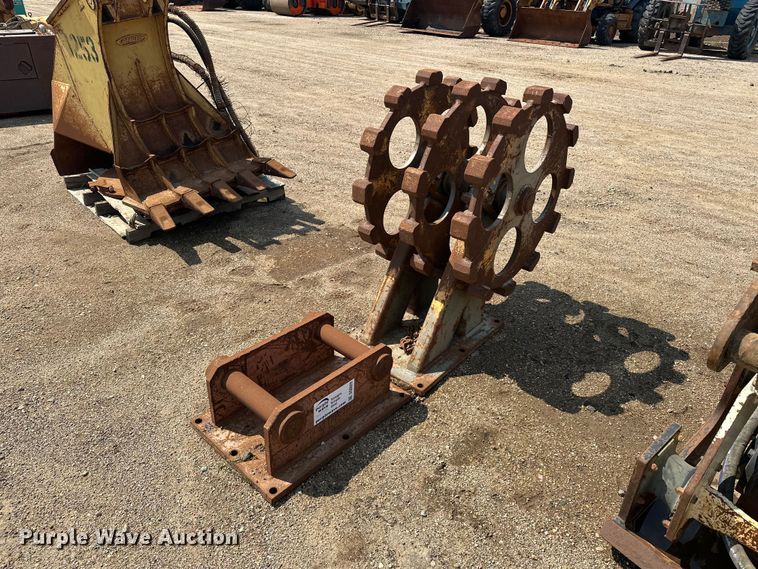 image for item DQ0028 Compactor wheel