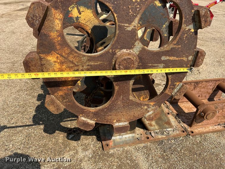 image for item DQ0028 Compactor wheel