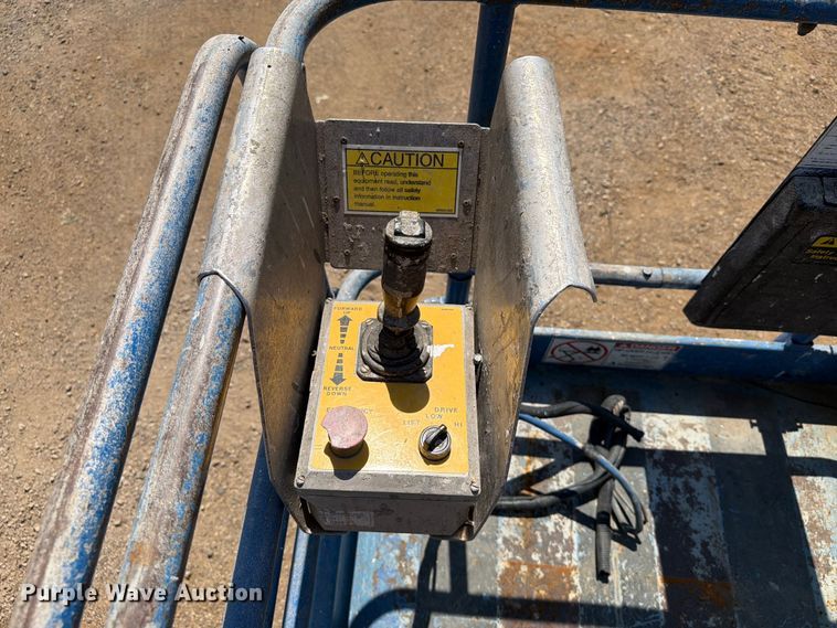 image for item DQ0031 Upright 26N scissor lift