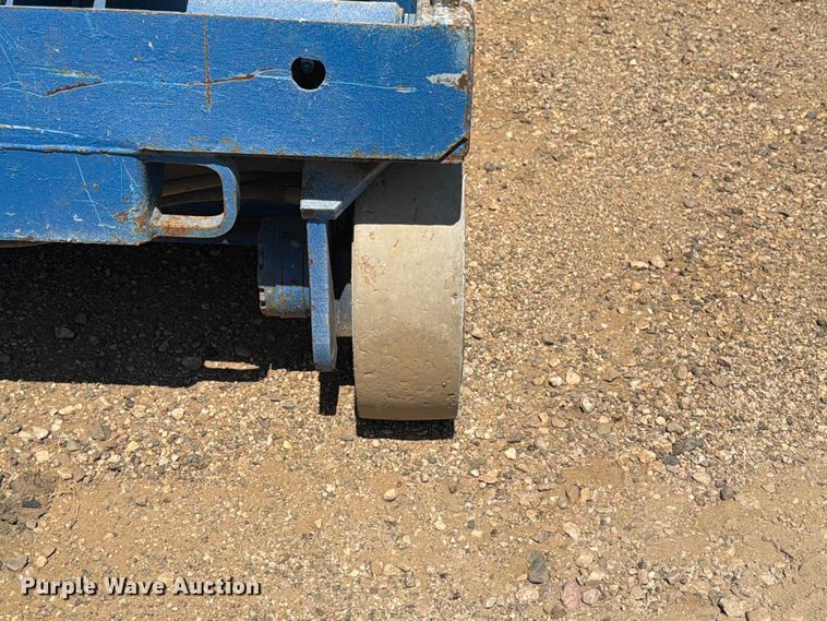 image for item DQ0031 Upright 26N scissor lift